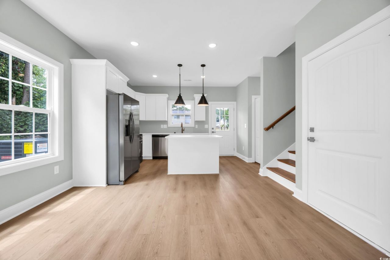 6703 Bryant St. Photo 4