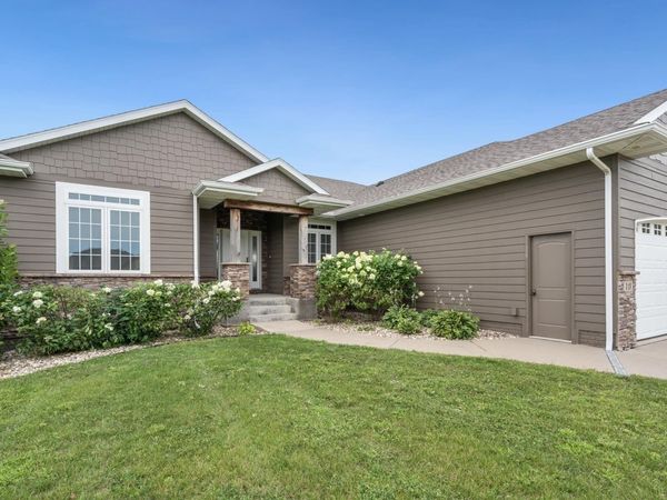 413 E 77th St, Sioux Falls, SD 57108