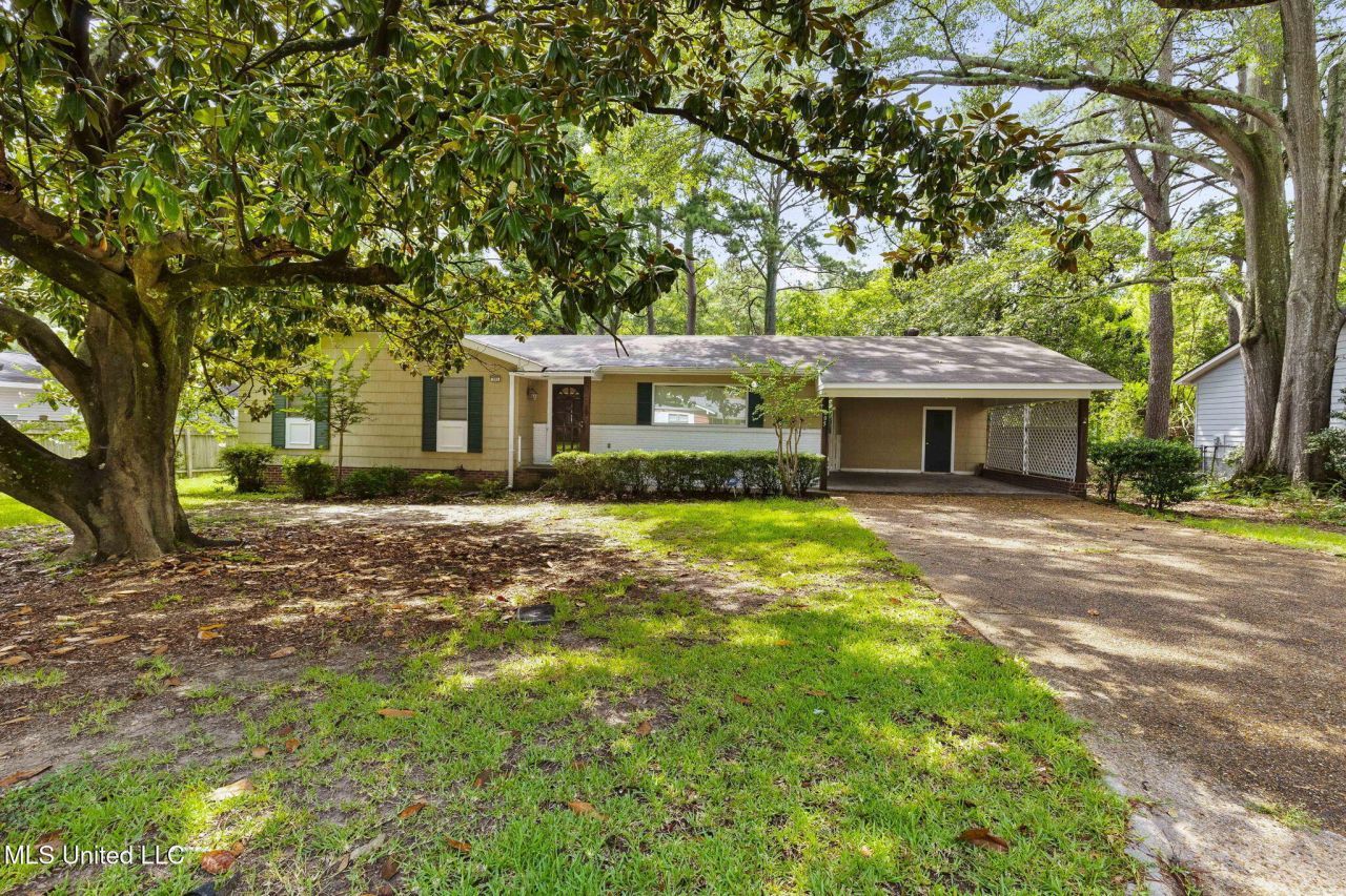 205 Pimlico Place, Jackson, MS 39211 Main Photo