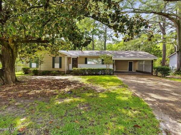 205 Pimlico Place, Jackson, MS 39211