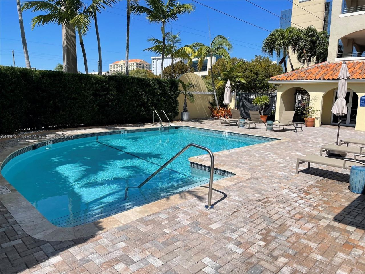 2351 Douglas Rd, Unit 1208, Miami, FL 33145 Photo