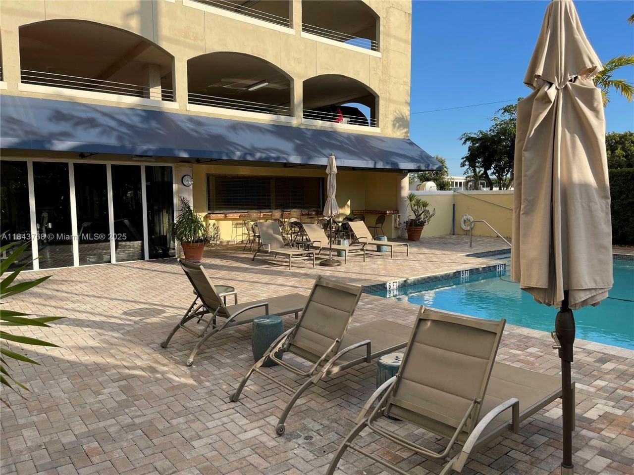 2351 Douglas Rd, Unit 1208, Miami, FL 33145 Photo