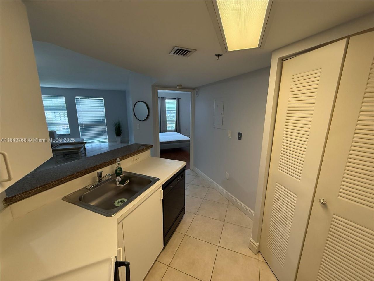 2351 Douglas Rd, Unit 1208, Miami, FL 33145 Photo