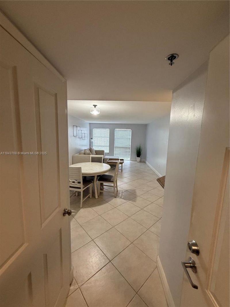 2351 Douglas Rd, Unit 1208, Miami, FL 33145 Photo