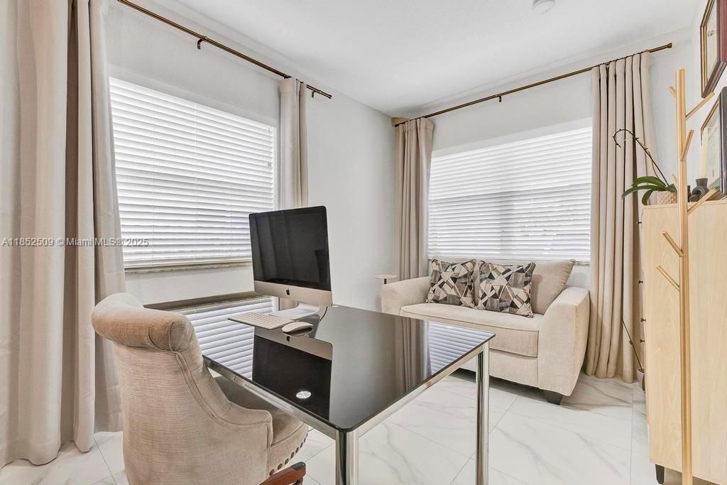 6470 SW 27th St, Miami, FL 33155 Photo