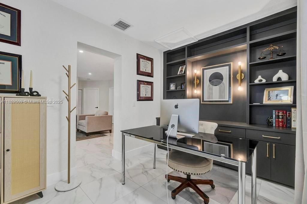 6470 SW 27th St, Miami, FL 33155 Photo