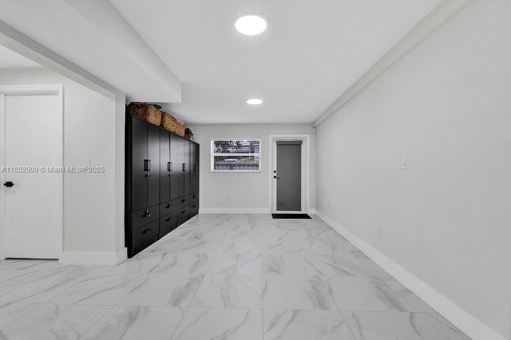 6470 SW 27th St, Miami, FL 33155 Photo