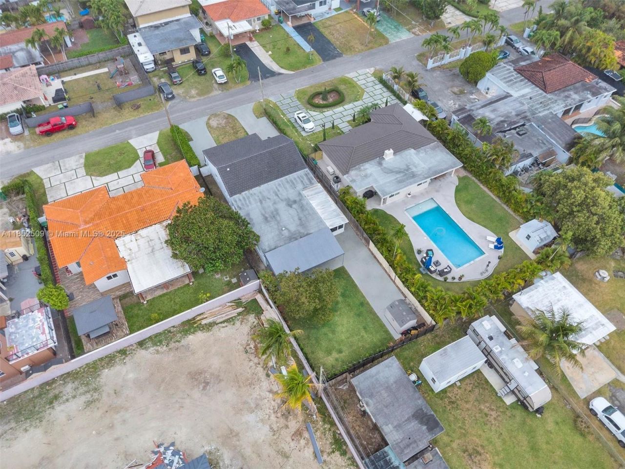 6470 SW 27th St, Miami, FL 33155 Photo