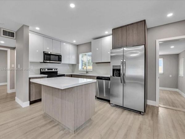 108 SE 23rd St, Fort Lauderdale, FL 33316