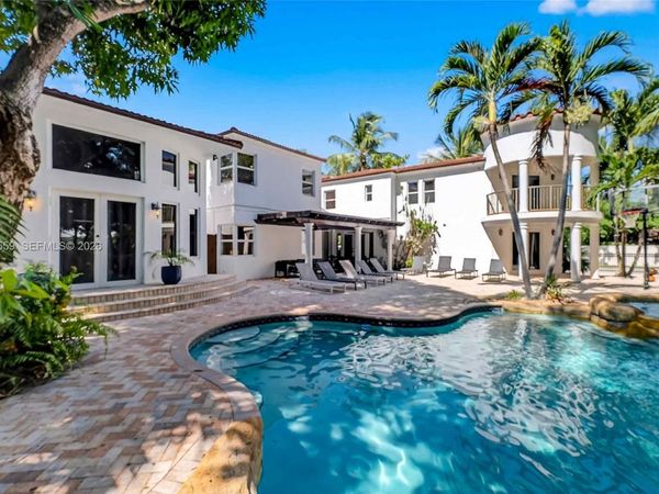 1051 NE 89th St, Miami, FL 33138