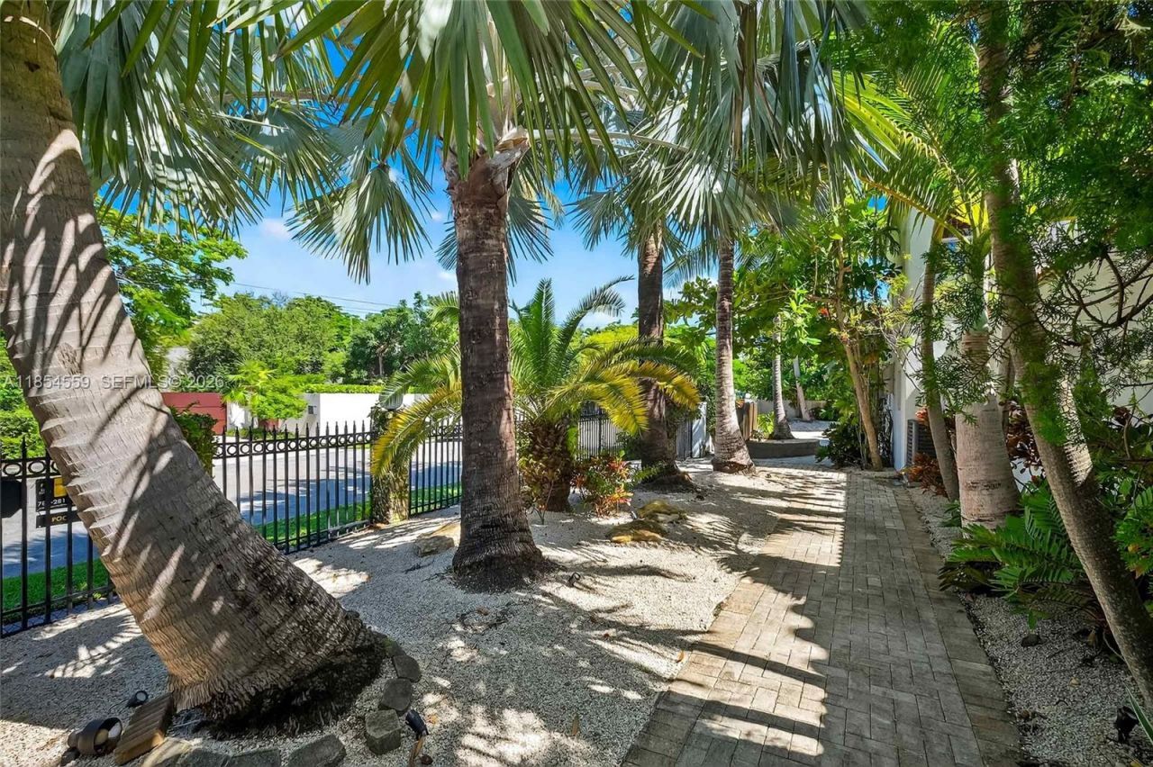 1051 NE 89th St, Miami, FL 33138 Photo