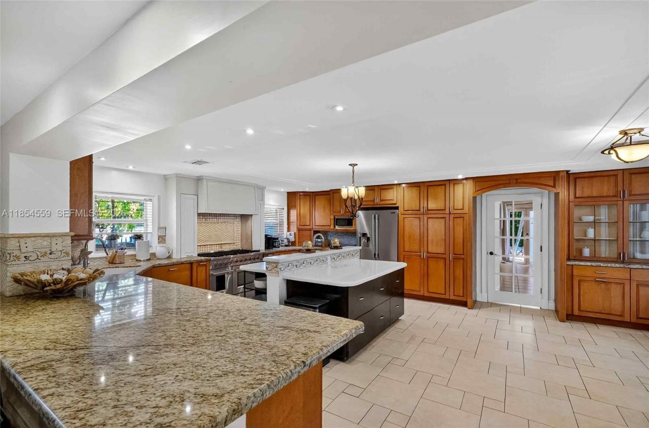 1051 NE 89th St, Miami, FL 33138 Photo