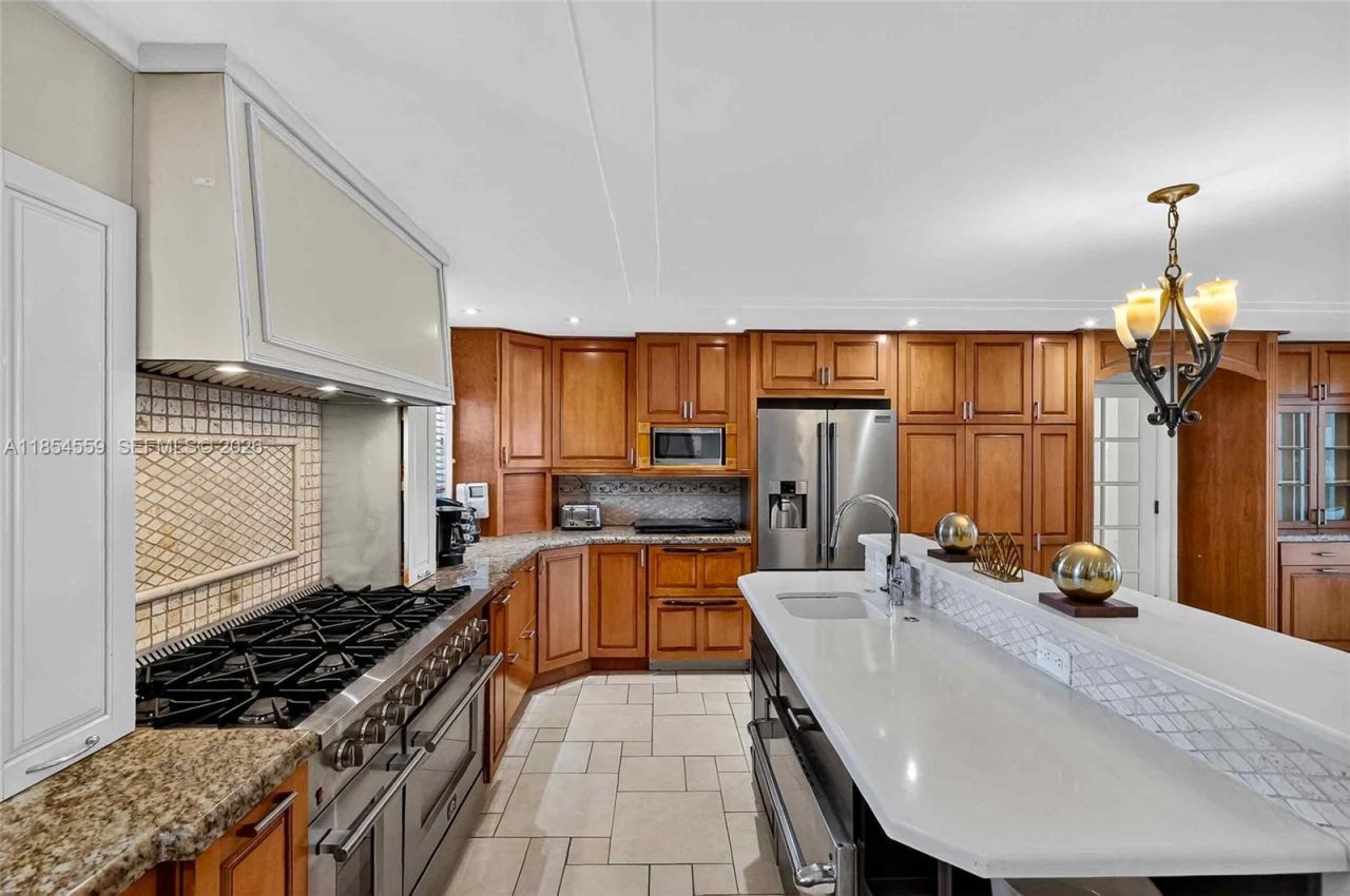 1051 NE 89th St, Miami, FL 33138 Photo