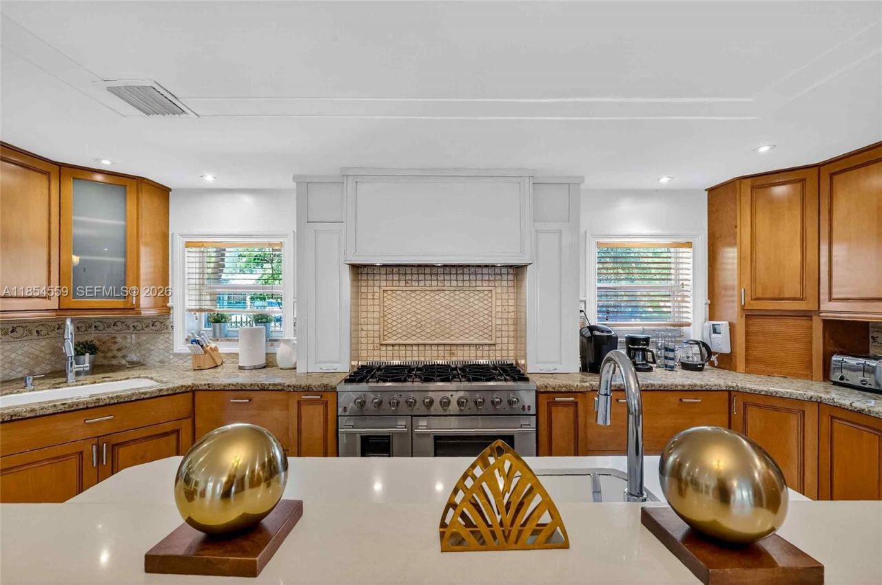 1051 NE 89th St, Miami, FL 33138 Photo