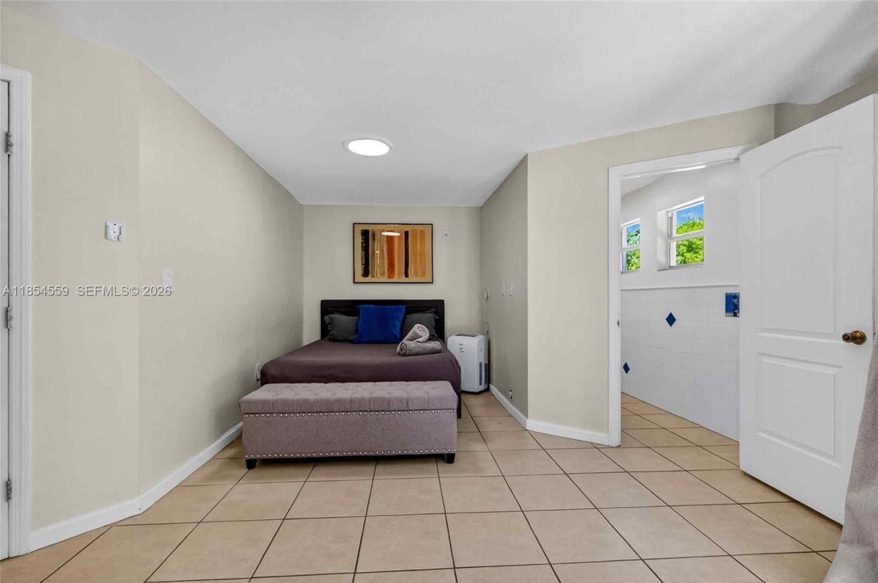 1051 NE 89th St, Miami, FL 33138 Photo