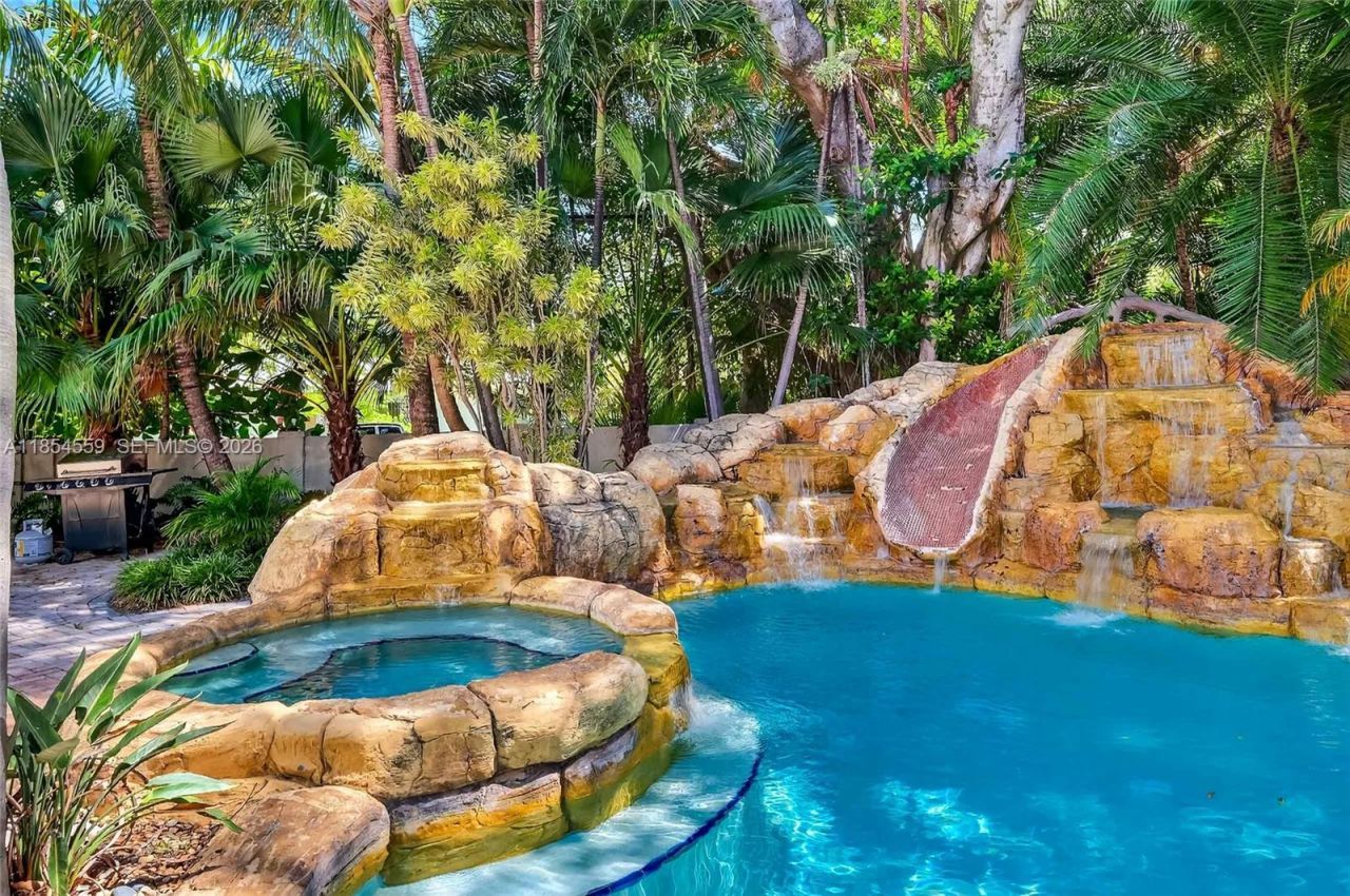 1051 NE 89th St, Miami, FL 33138 Photo