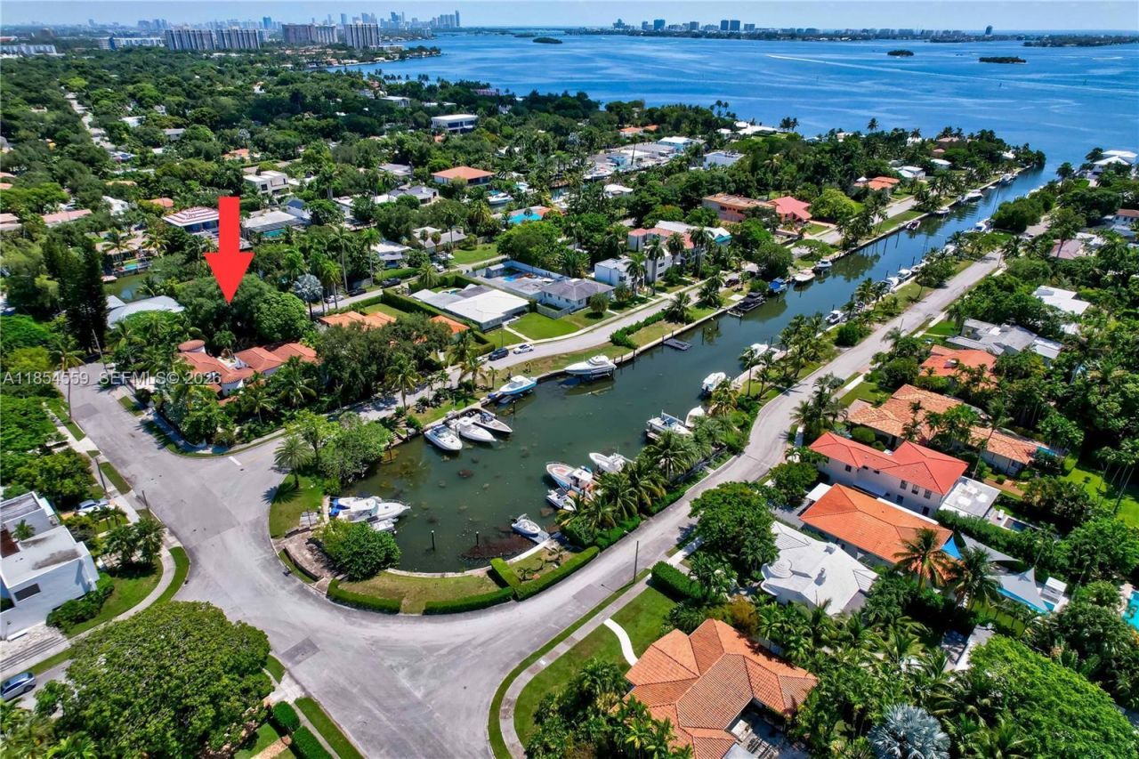 1051 NE 89th St, Miami, FL 33138 Photo