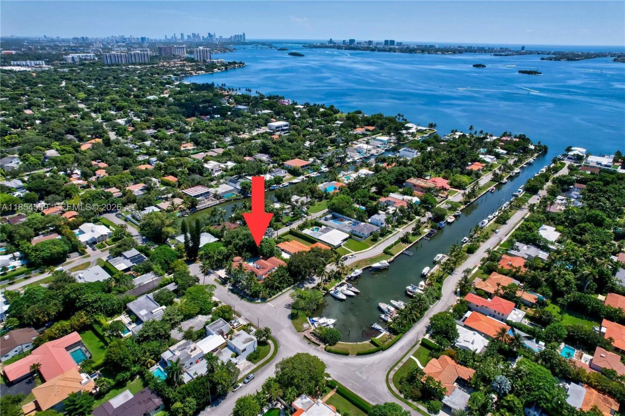 1051 NE 89th St, Miami, FL 33138 Photo