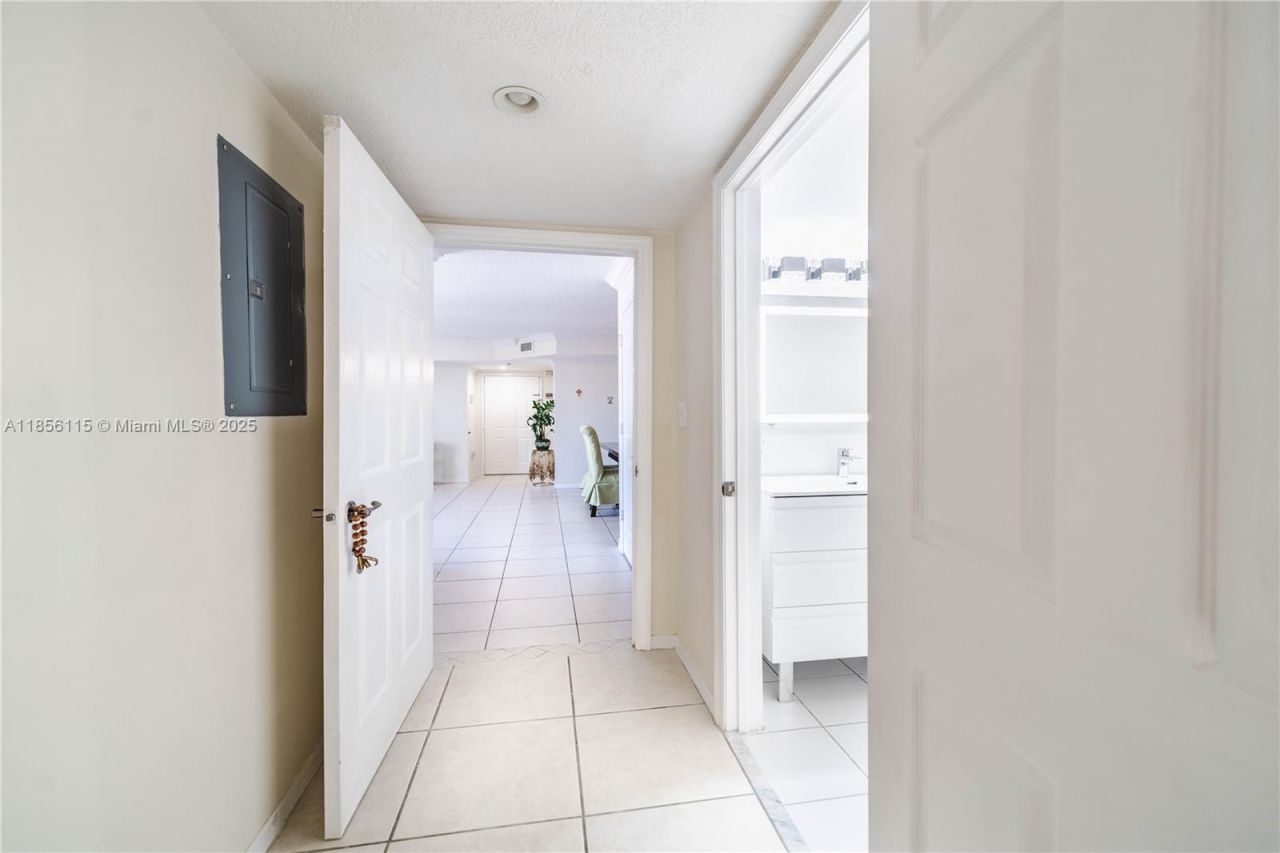 1650 Coral Way, Unit 507, Miami, FL 33145 Photo