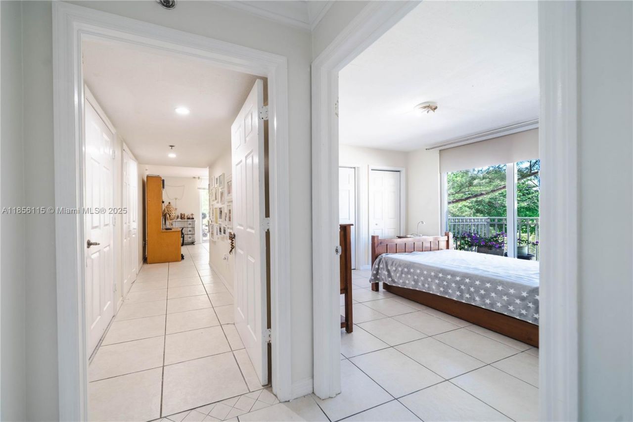 1650 Coral Way, Unit 507, Miami, FL 33145 Photo