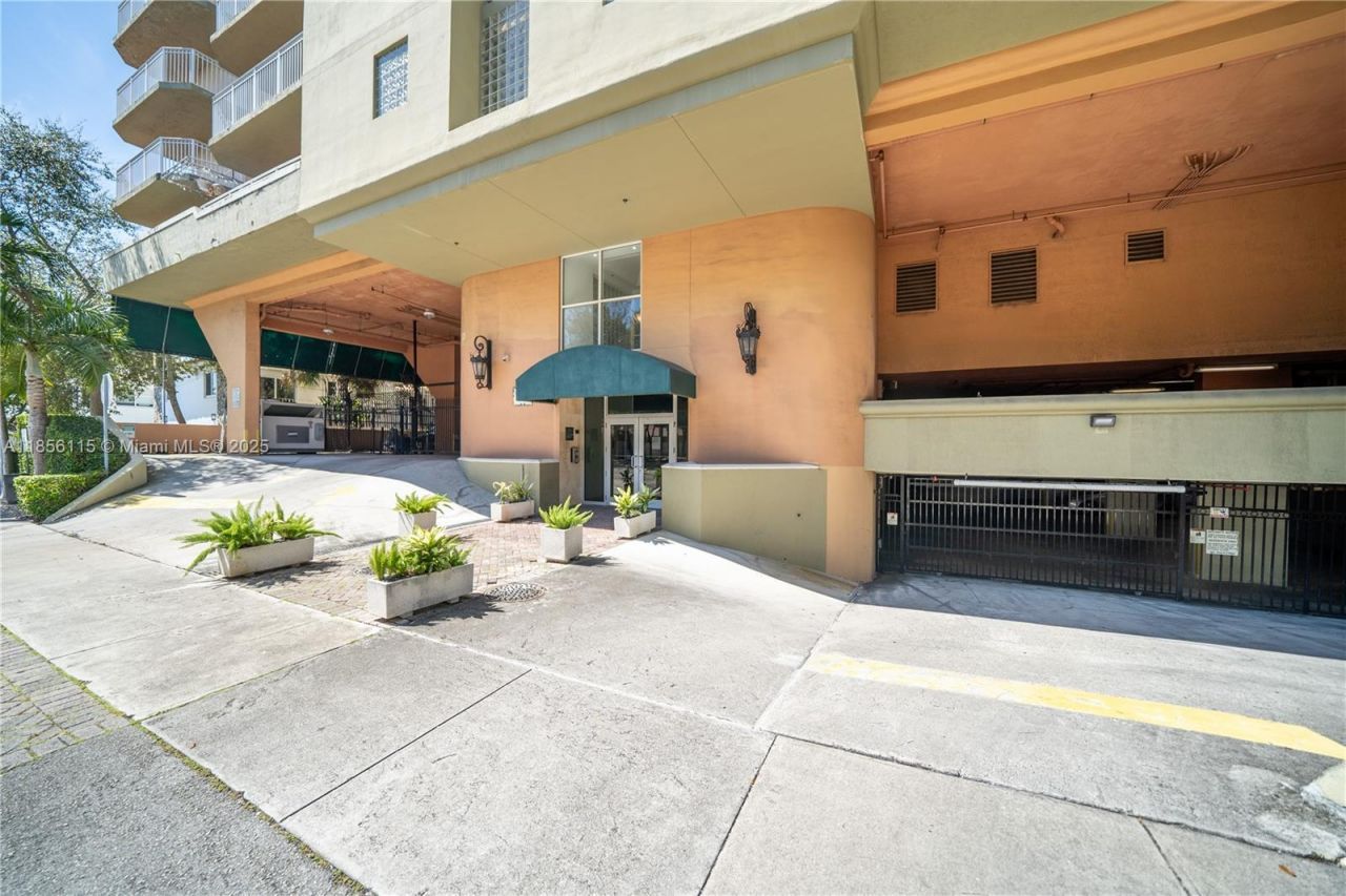 1650 Coral Way, Unit 507, Miami, FL 33145 Photo