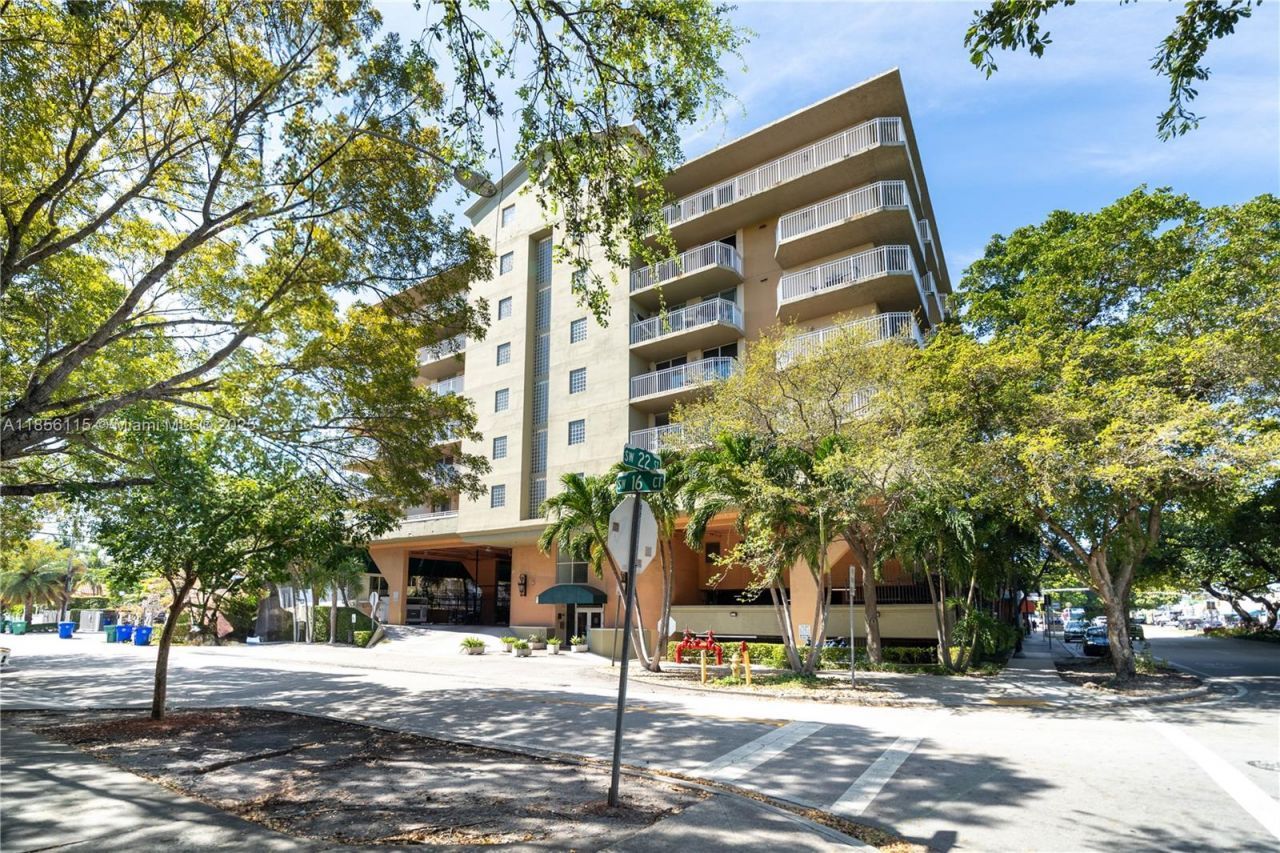 1650 Coral Way, Unit 507, Miami, FL 33145 Photo