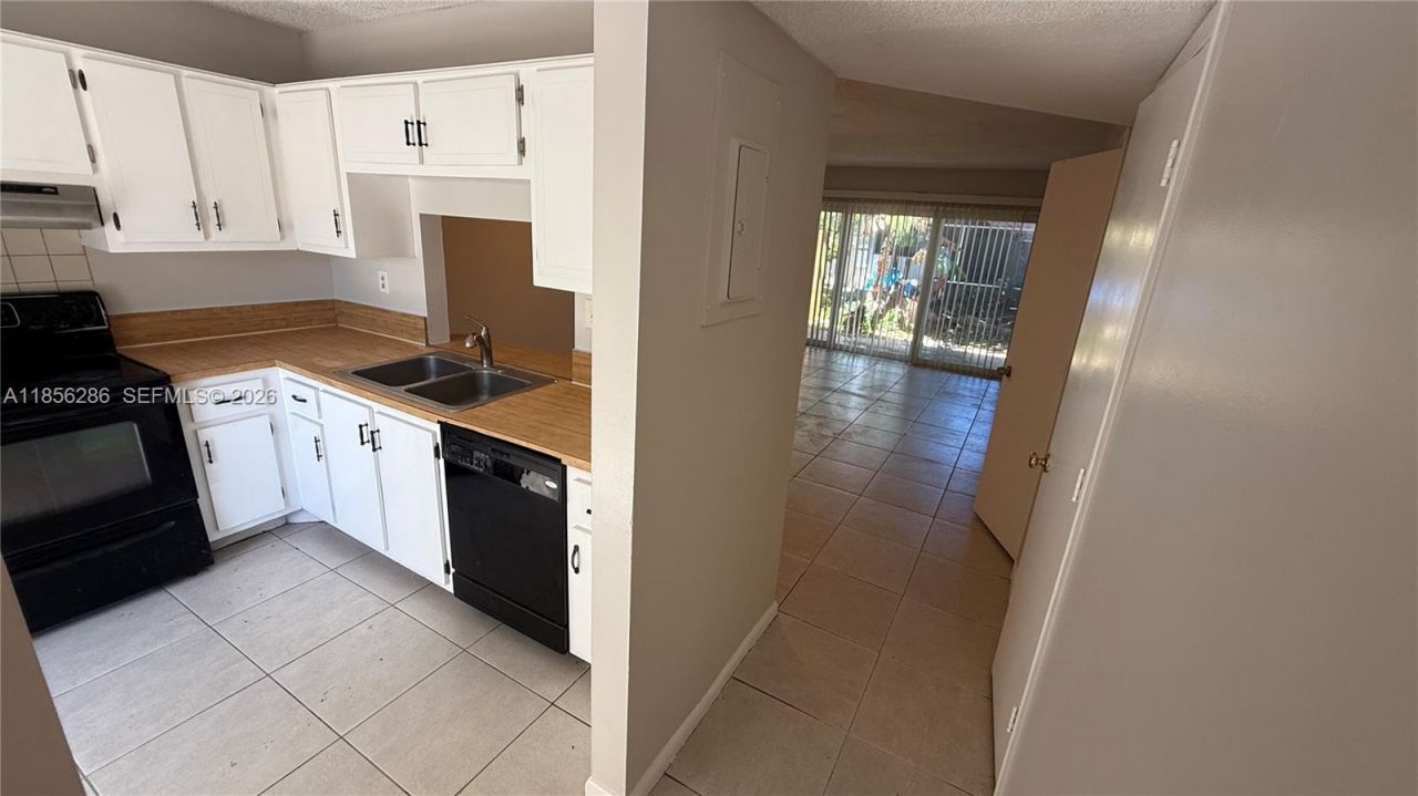 3200 NW 5th Ter, Unit 13, Pompano Beach, FL 33064 Photo
