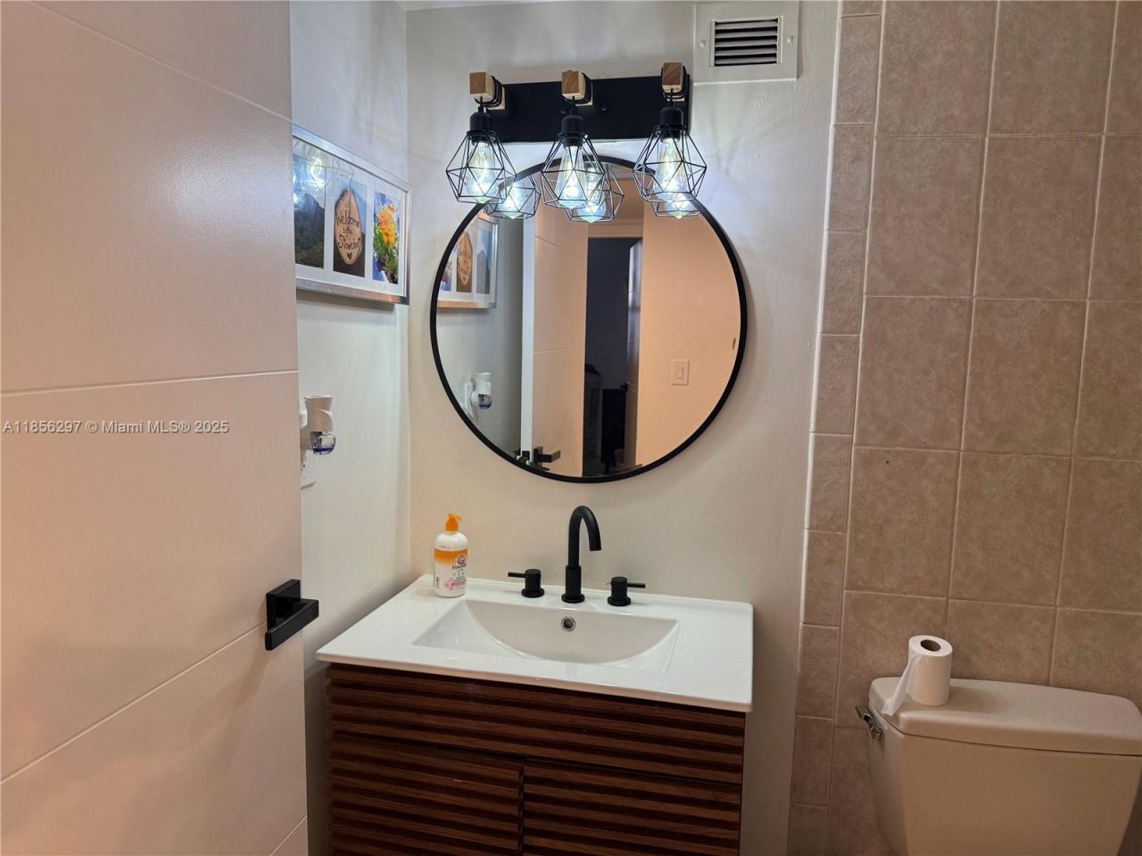 16919 N Bay Rd, Unit 710, Sunny Isles Beach, FL 33160 Photo