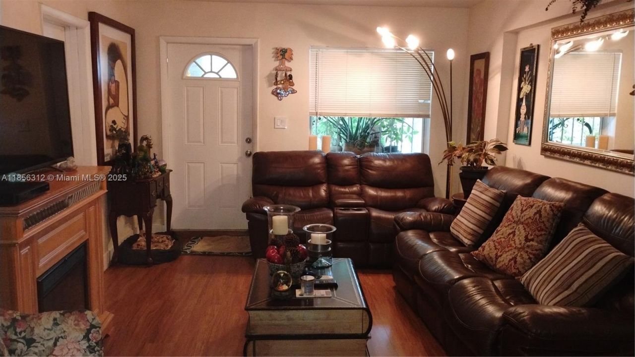 7312 NW 17th Ct, Miami, FL 33147 Photo