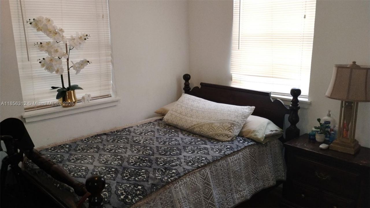 7312 NW 17th Ct, Miami, FL 33147 Photo