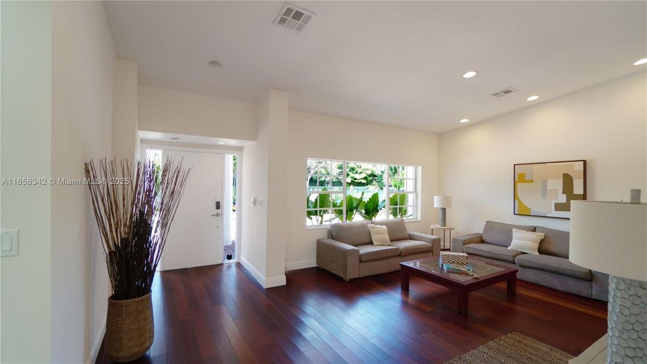 691 Ridgewood Rd, Key Biscayne, FL 33149 Photo