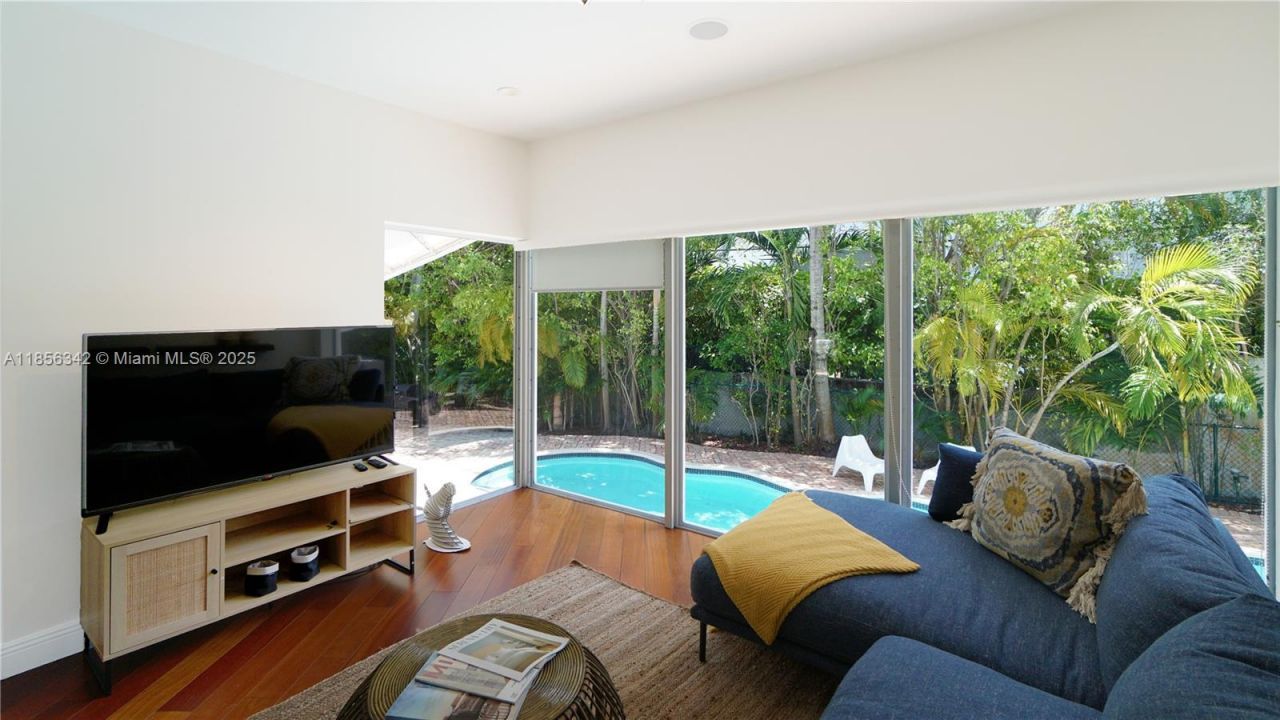 691 Ridgewood Rd, Key Biscayne, FL 33149 Photo