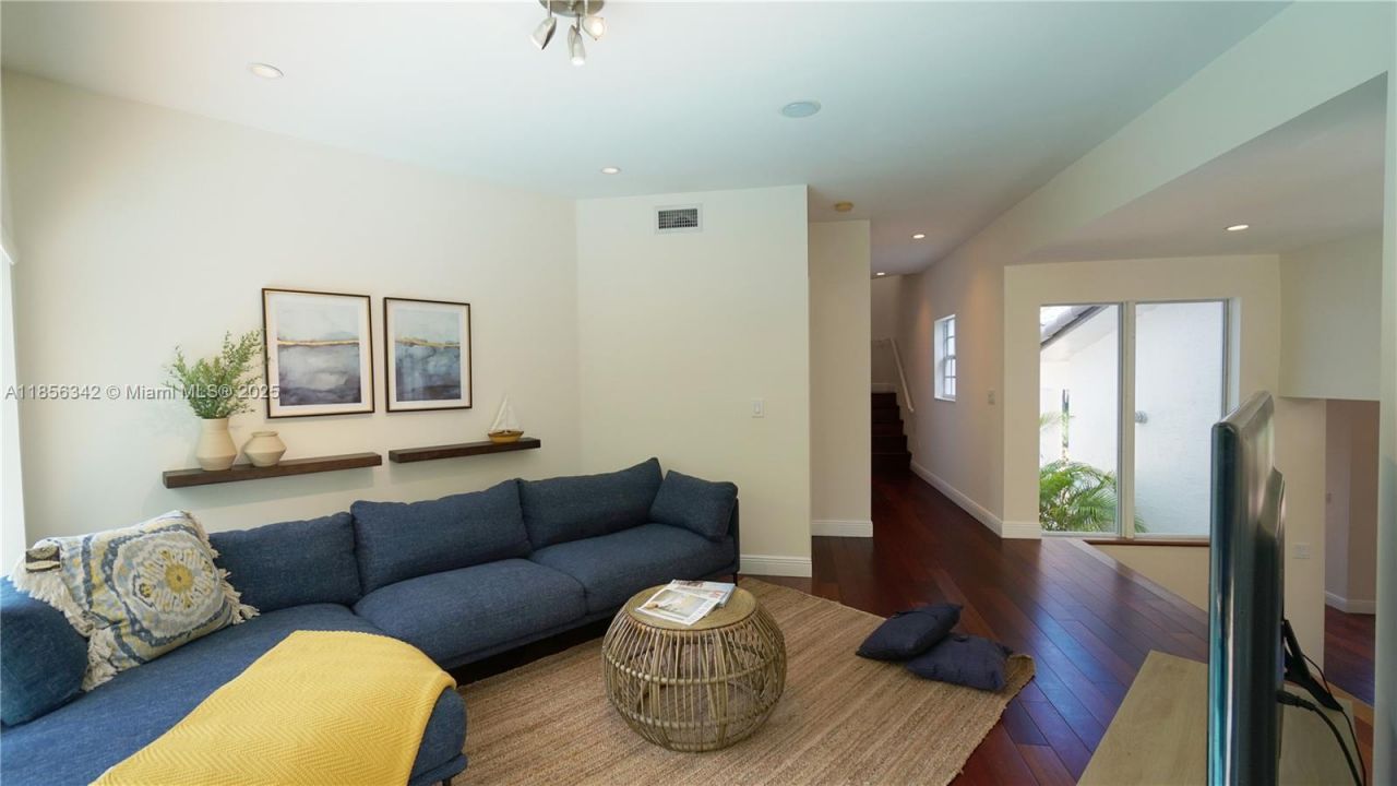 691 Ridgewood Rd, Key Biscayne, FL 33149 Photo