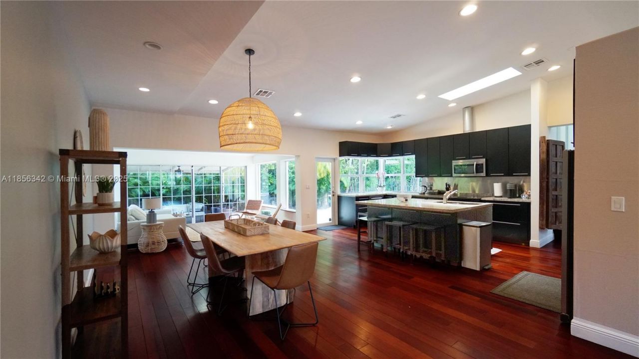 691 Ridgewood Rd, Key Biscayne, FL 33149 Photo