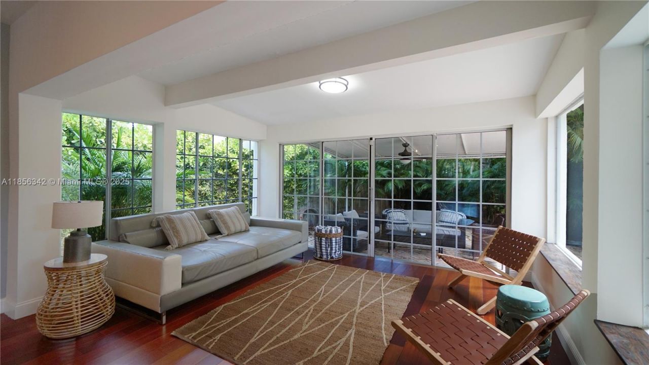 691 Ridgewood Rd, Key Biscayne, FL 33149 Photo