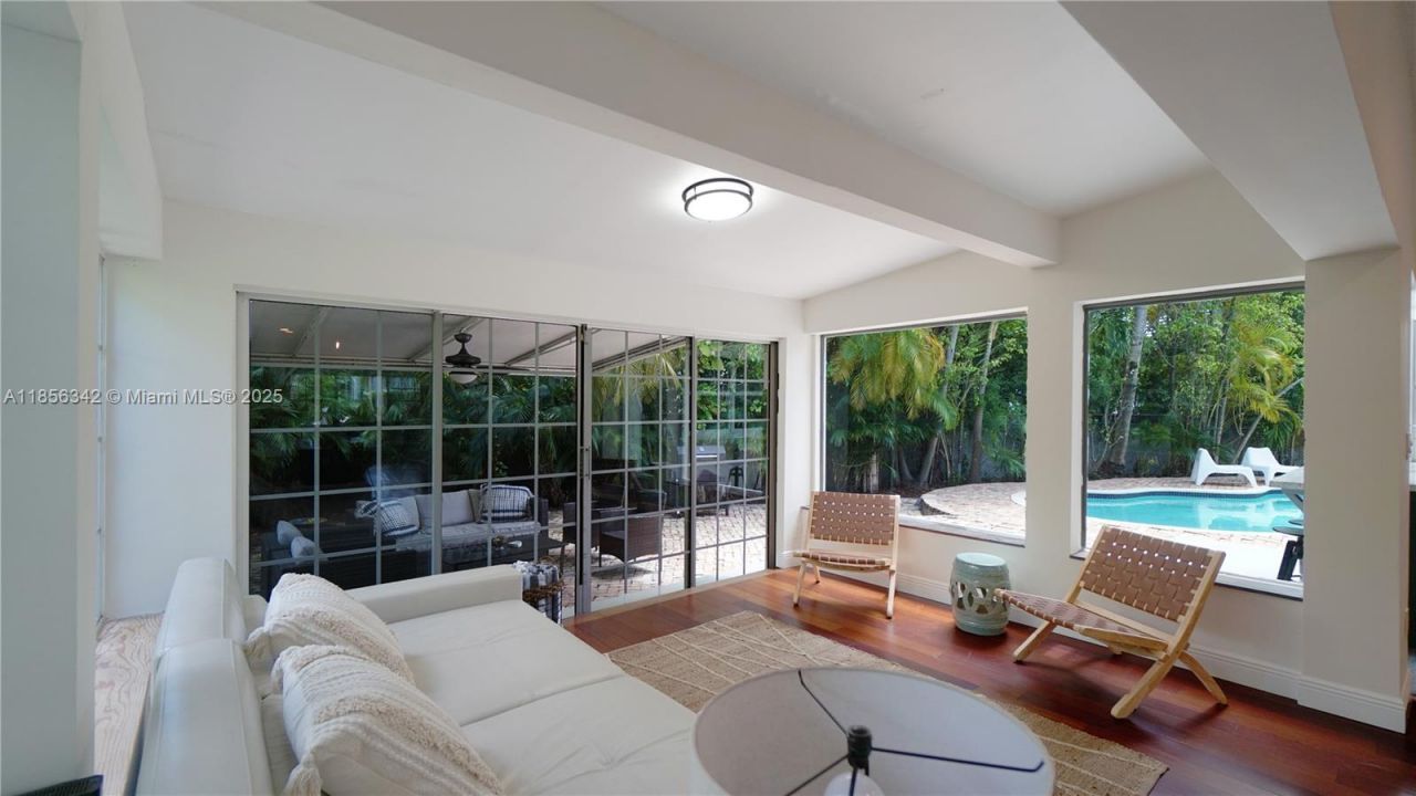 691 Ridgewood Rd, Key Biscayne, FL 33149 Photo