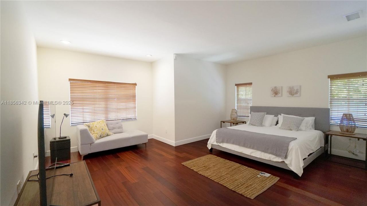 691 Ridgewood Rd, Key Biscayne, FL 33149 Photo