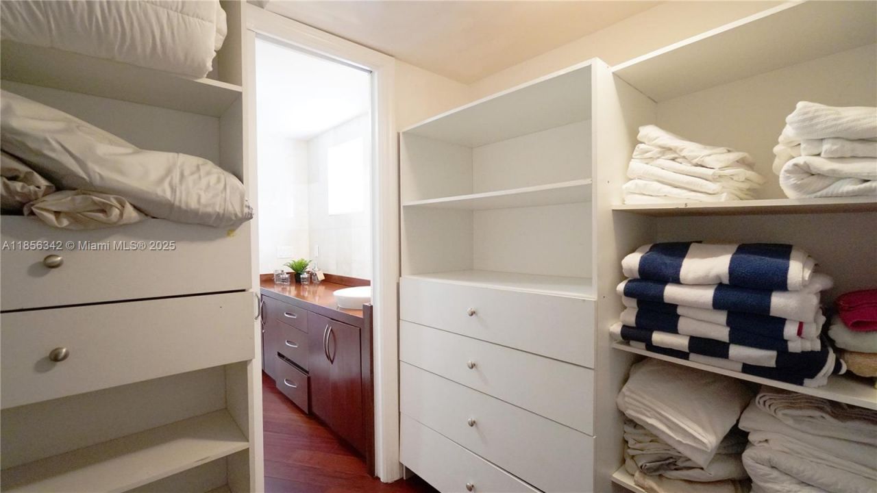 691 Ridgewood Rd, Key Biscayne, FL 33149 Photo