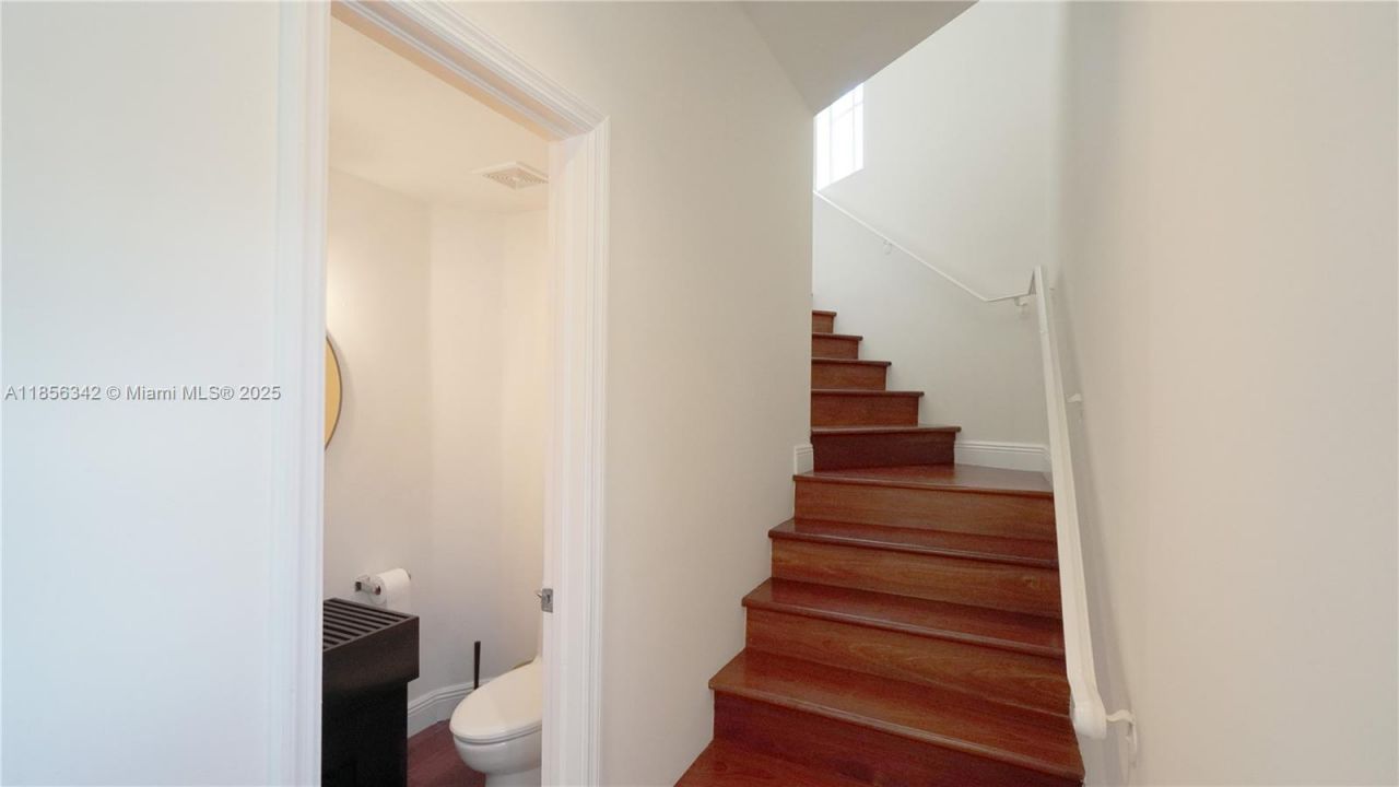 691 Ridgewood Rd, Key Biscayne, FL 33149 Photo