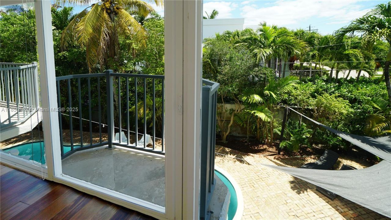 691 Ridgewood Rd, Key Biscayne, FL 33149 Photo