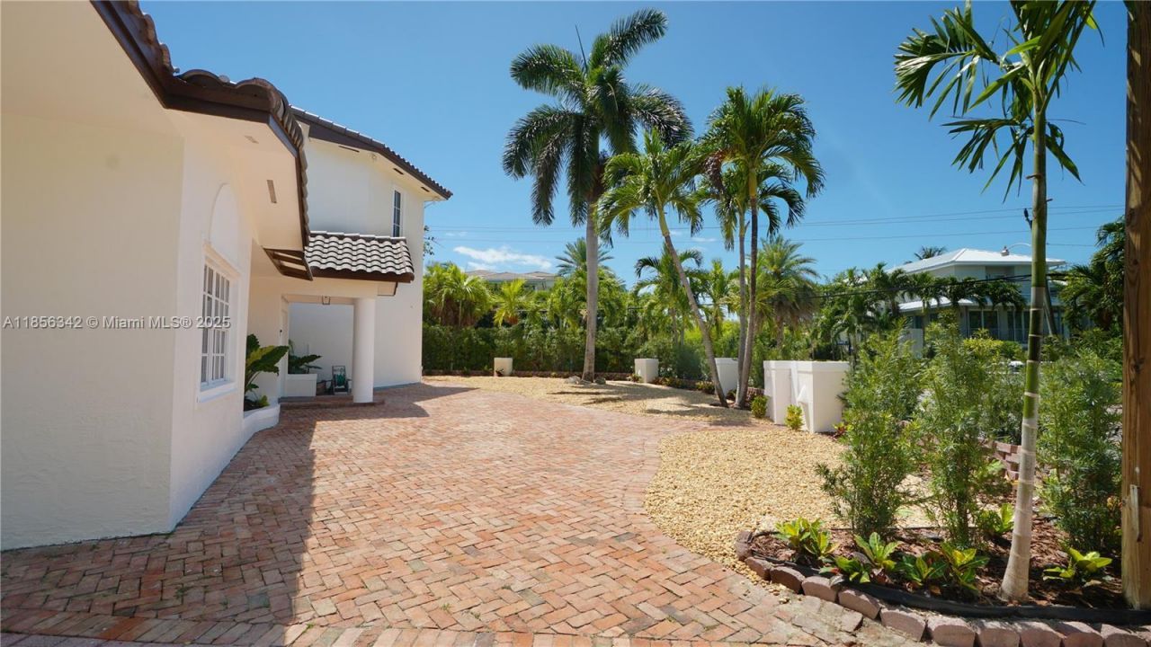 691 Ridgewood Rd, Key Biscayne, FL 33149 Photo