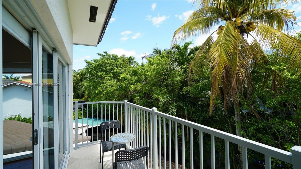 691 Ridgewood Rd, Key Biscayne, FL 33149 Photo