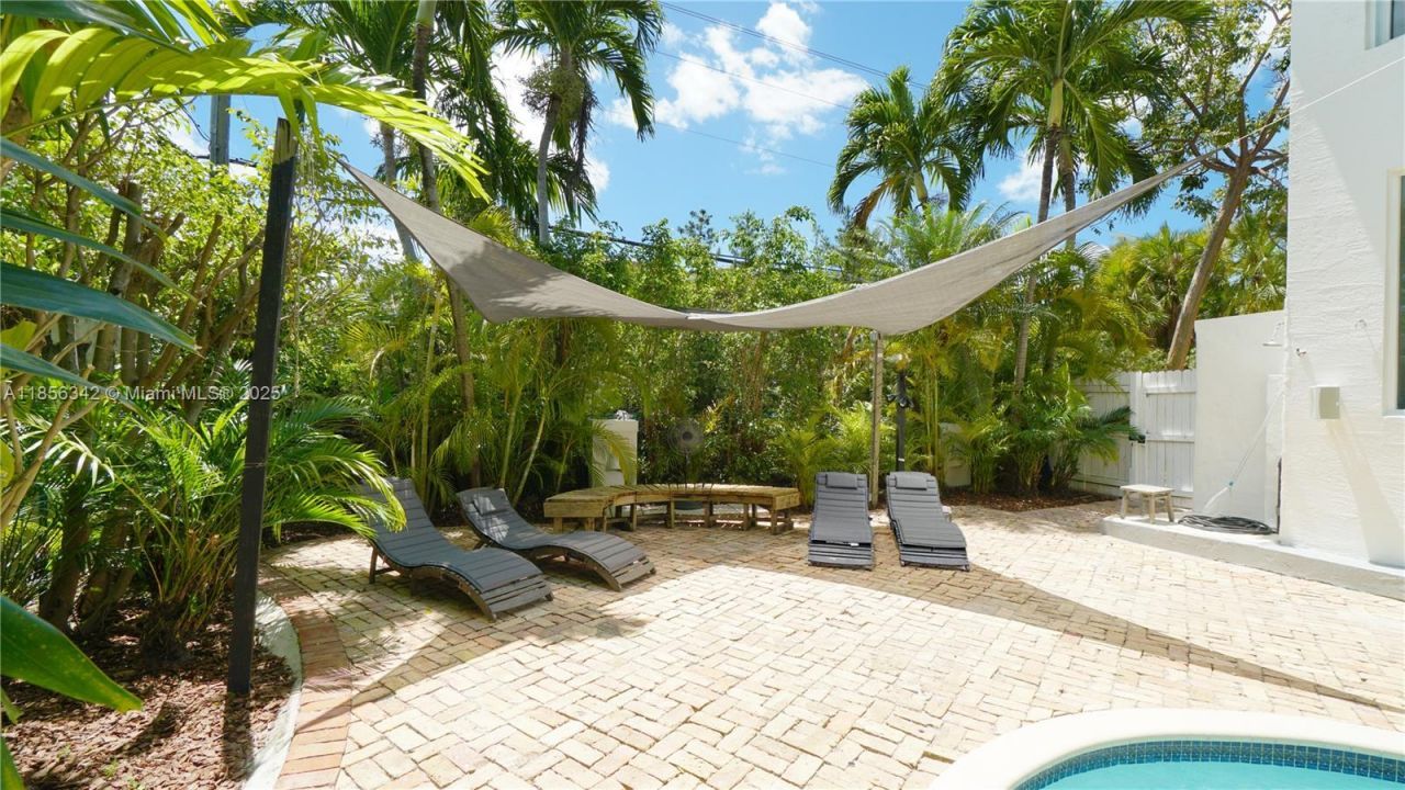 691 Ridgewood Rd, Key Biscayne, FL 33149 Photo