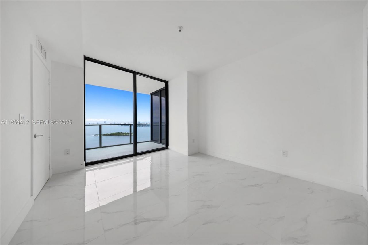 700 NE 24th St, Unit 2704, Miami, FL 33137 Photo