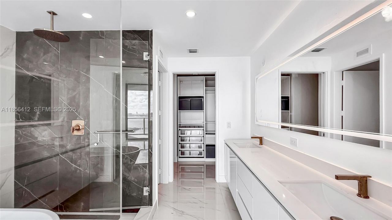 700 NE 24th St, Unit 2704, Miami, FL 33137 Photo