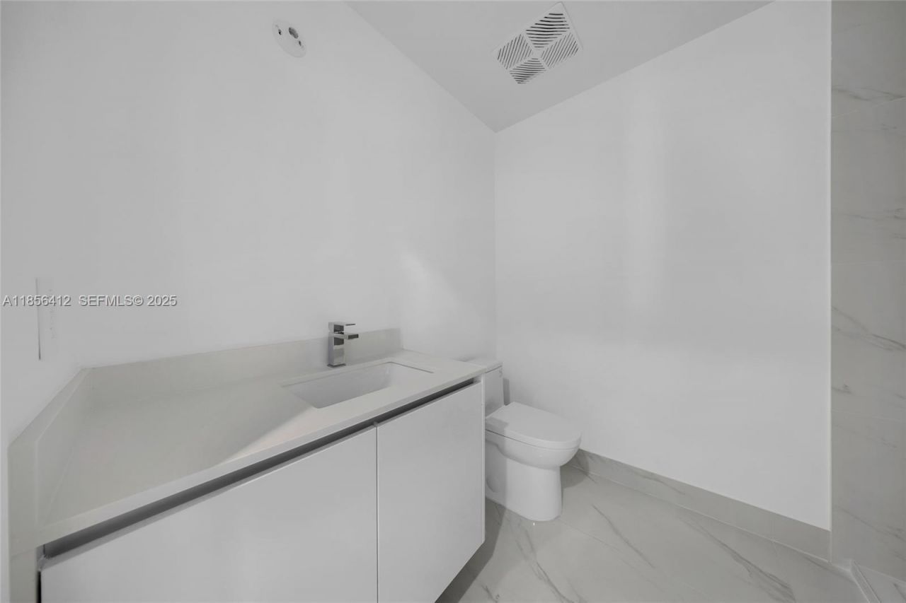 700 NE 24th St, Unit 2704, Miami, FL 33137 Photo