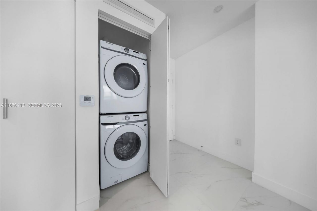 700 NE 24th St, Unit 2704, Miami, FL 33137 Photo