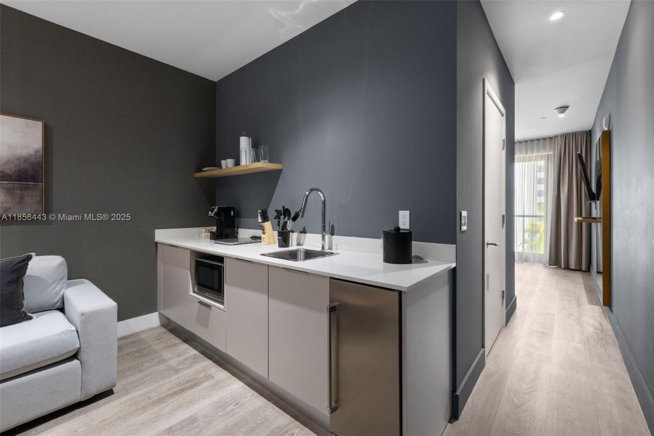 239 SW 9th St, Unit 305, Miami, FL 33130 Photo