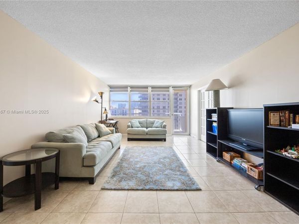 251 174th St, Unit 812, Sunny Isles Beach, FL 33160