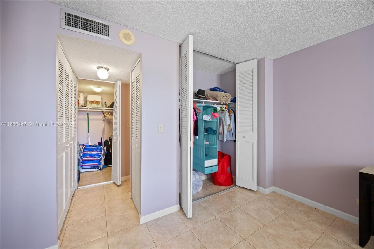 251 174th St, Unit 812, Sunny Isles Beach, FL 33160 Photo